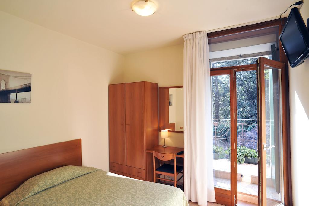 Albergo Croce D'Oro Dolcè Rum bild